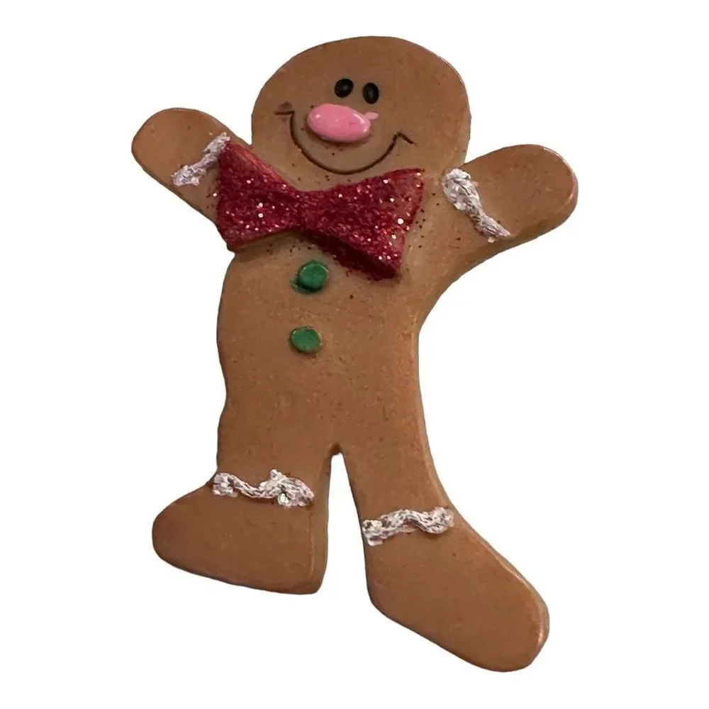 Gingerbread man brooch cute endearing n perfect fun